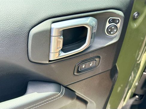 Used 2023 Jeep Wrangler Unlimited Sahara w/ Cold Weather Group AWD/4WD image 19