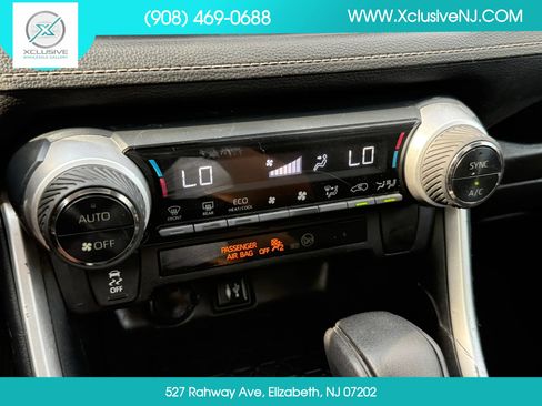 Used 2019 Toyota RAV4 XLE FWD image 18