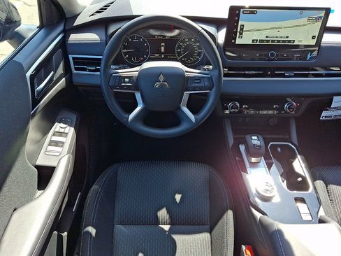 New 2026 Mitsubishi Outlander ES AWD/4WD image 7