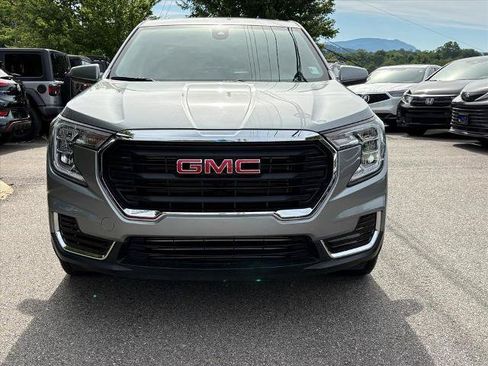 Certified 2024 GMC Terrain SLE AWD/4WD image 2