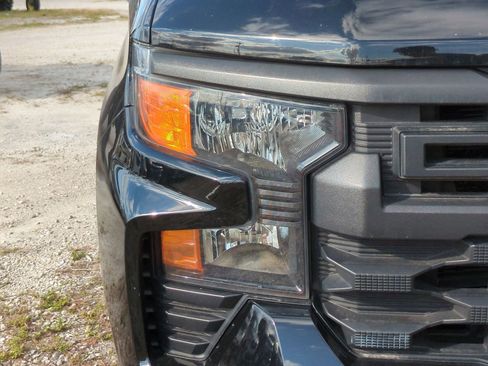 Used 2022 Chevrolet Silverado 1500 Custom image 10