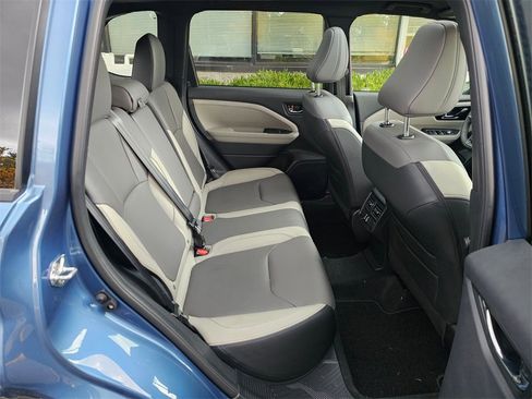 Used 2025 Subaru Forester Limited image 13