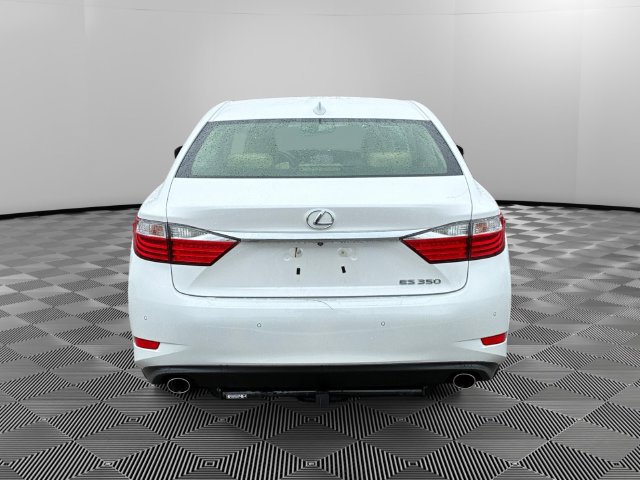 Used 2015 Lexus ES 350 w/ Luxury Package FWD image 4