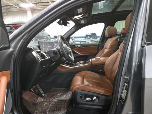 Used 2025 BMW X5 xDrive40i w/ M Sport Package image 4