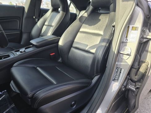 Used 2019 Mercedes-Benz CLA 250 CLA 250 w/ Premium Package image 24