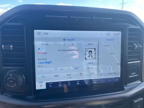 Used 2022 Ford F150 Platinum w/ Trailer Tow Package image 12