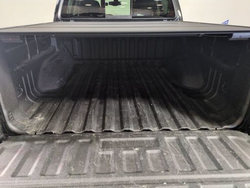 Used 2022 Chevrolet Colorado LT w/ LT Convenience Package AWD/4WD image 24