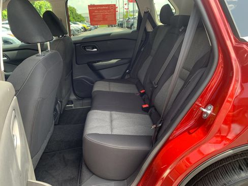 Used 2025 Nissan Rogue SV FWD image 23