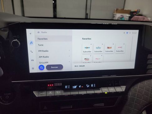 Used 2025 Toyota Camry XLE image 42