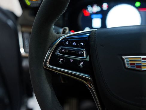 Used 2016 Cadillac CTS V w/ Luxury Package RWD image 33