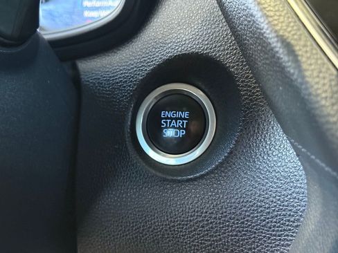 Used 2022 Toyota Corolla Cross LE image 31