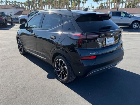 Used 2022 Chevrolet Bolt EUV Premier w/ Sun & Sound Package image 5