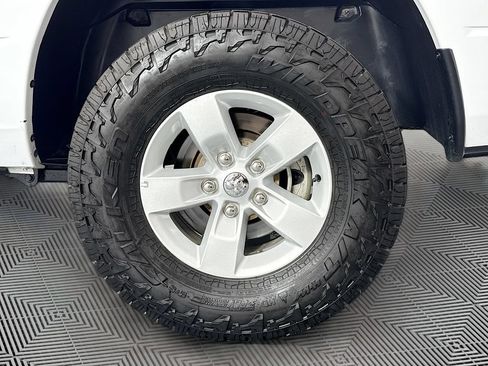 Used 2023 RAM 1500 Classic SLT w/ Electronics Group AWD/4WD image 28