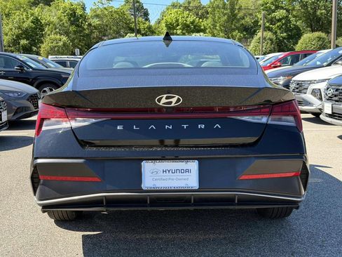 Certified 2024 Hyundai Elantra SEL w/ Convenience Package FWD image 7