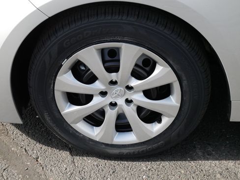 Certified 2025 Toyota Corolla LE w/ Convenience Package image 15