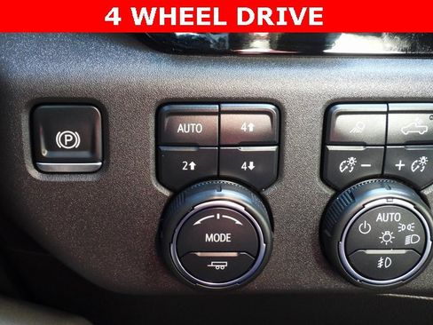 Used 2024 Chevrolet Silverado 1500 ZR2 w/ Technology Package image 29