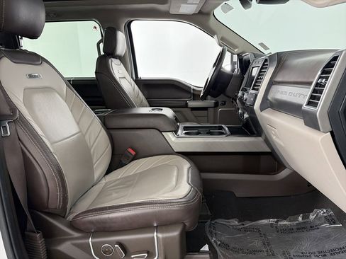 Certified 2019 Ford F250 Limited w/ FX4 Off-Road Package image 32