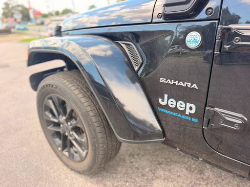 Used 2024 Jeep Wrangler Unlimited Sahara AWD/4WD image 26