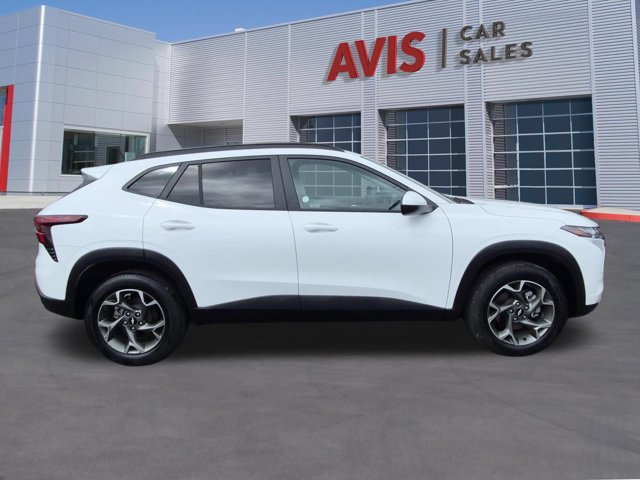 Used 2026 Chevrolet Trax LT FWD image 5