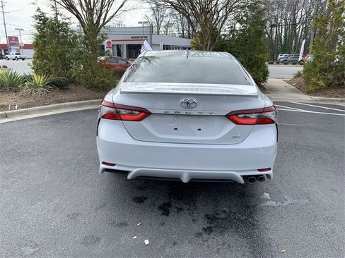 Used 2024 Toyota Camry SE image 7