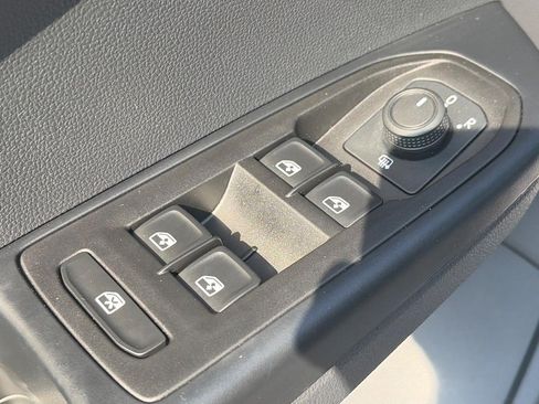 Certified 2023 Volkswagen Taos SEL AWD/4WD image 22