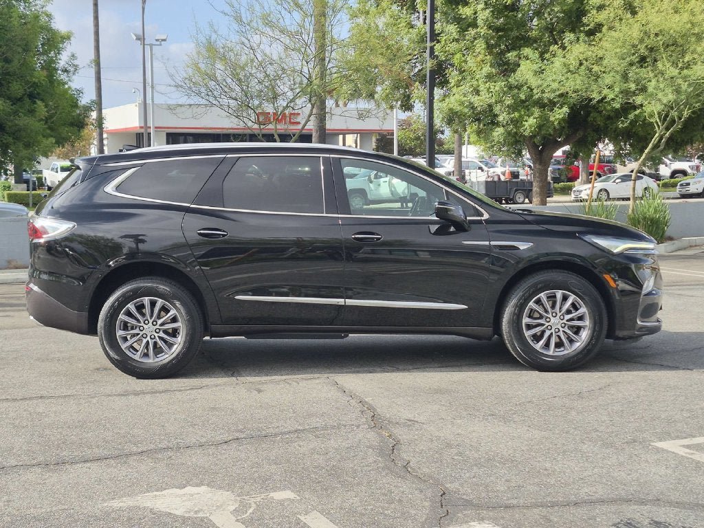 Used 2024 Buick Enclave Essence FWD image 6