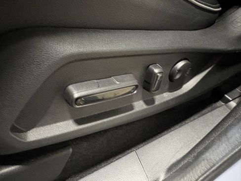 Used 2025 Honda Pilot Elite image 24