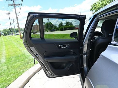 Used 2020 Volvo V60 T5 Cross Country AWD/4WD image 23