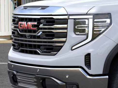 New 2026 GMC Sierra 1500 SLT image 13