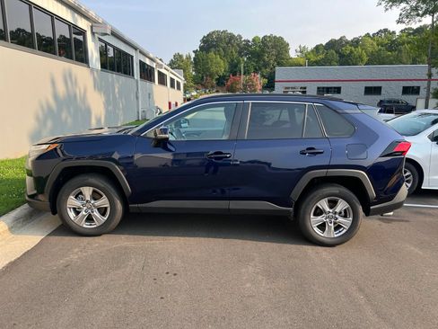 Used 2025 Toyota RAV4 XLE w/ Convenience Package FWD image 18