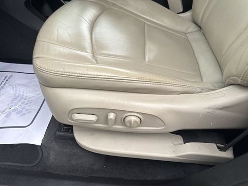 Used 2019 Buick Enclave Essence FWD image 16