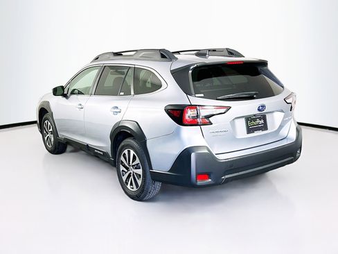 Used 2025 Subaru Outback Premium image 5