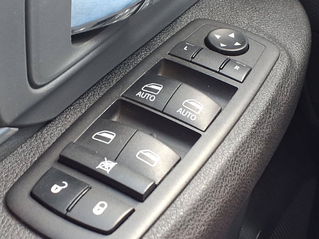 Used 2024 RAM 1500 Classic SLT AWD/4WD image 20