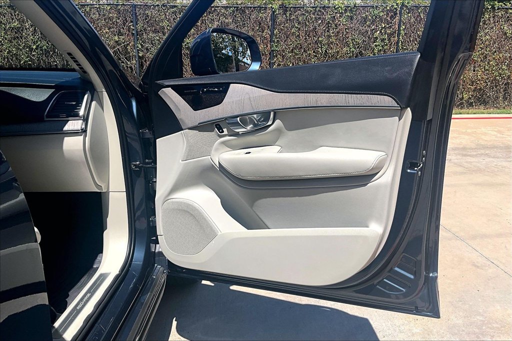 Certified 2024 Volvo XC90 T8 Ultimate w/ Protection Package Premier AWD/4WD image 19