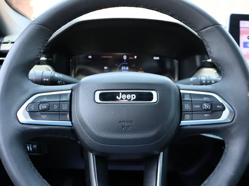 Used 2023 Jeep Compass High Altitude AWD/4WD image 13