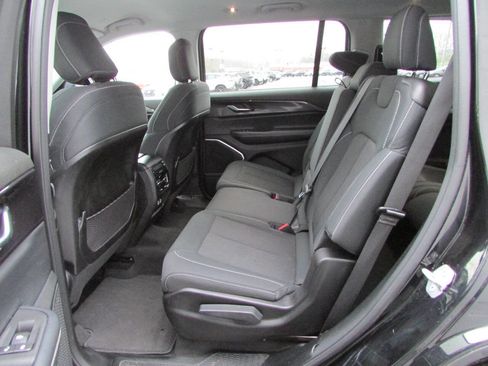 Used 2021 Jeep Grand Cherokee L Laredo w/ Luxury Tech Group I AWD/4WD image 5