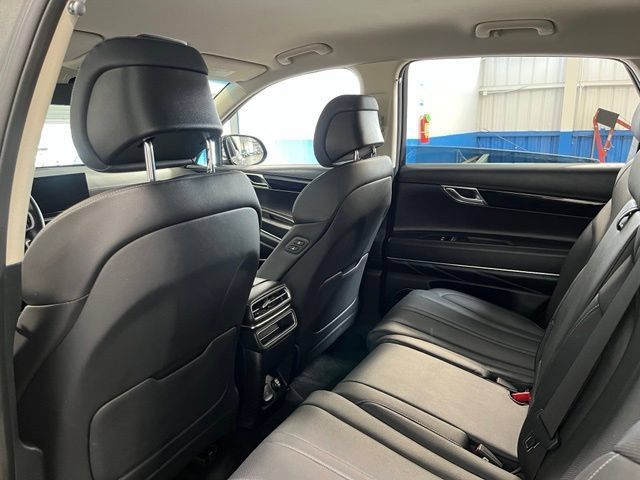 Used 2025 Genesis GV80 2.5T Standard AWD/4WD image 17