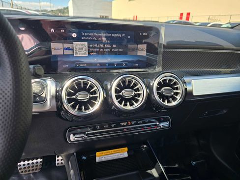 New 2026 Mercedes-Benz GLB 250 4MATIC image 28