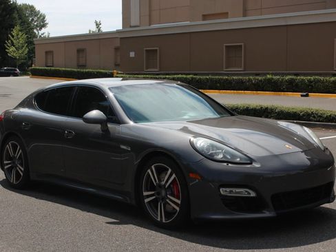 Used 2013 Porsche Panamera GTS image 3