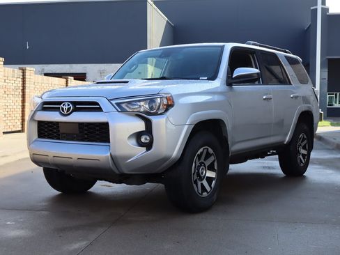 Used 2023 Toyota 4Runner TRD Off-Road AWD/4WD image 2