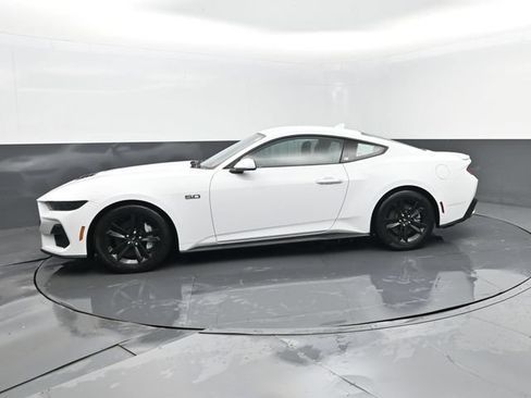 Used 2025 Ford Mustang GT RWD image 5