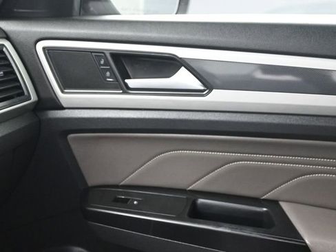 Used 2021 Volkswagen Atlas SE w/ Towing Package image 14