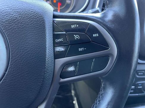 Used 2021 Jeep Cherokee Latitude Lux AWD/4WD image 32