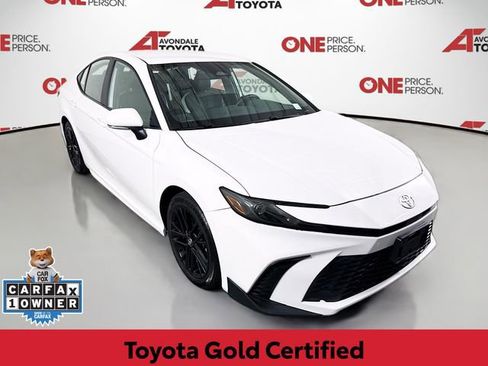 Certified 2025 Toyota Camry SE FWD image 1