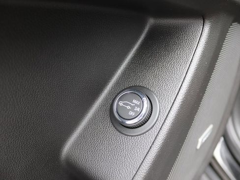 Used 2020 Chevrolet Traverse RS image 20