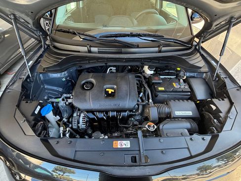 Used 2025 Kia Soul LX w/ LX Technology Package FWD image 28