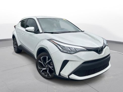 Used 2020 Toyota C-HR XLE FWD image 4