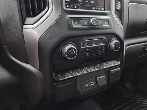 Used 2022 Chevrolet Silverado 1500 Custom Trail Boss image 17