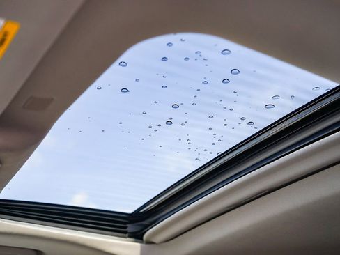 Used 2022 Toyota Highlander XLE image 28