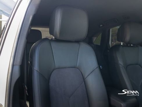 Used 2018 Porsche Macan image 22